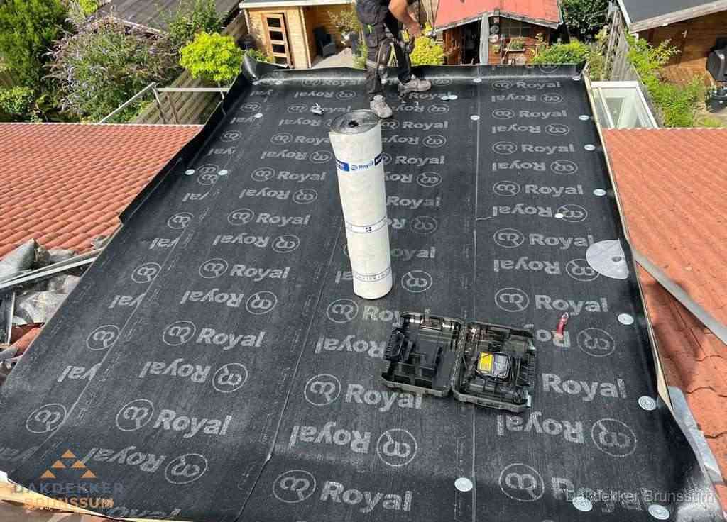 Dakrenovatie met Royal onderdak op plat dak in Brunssum