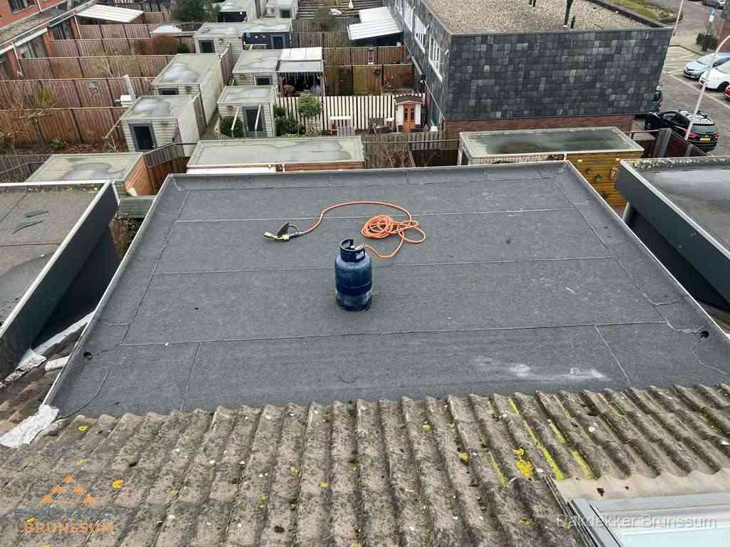 Dakreparatie plat dak met bitumen in Brunssum