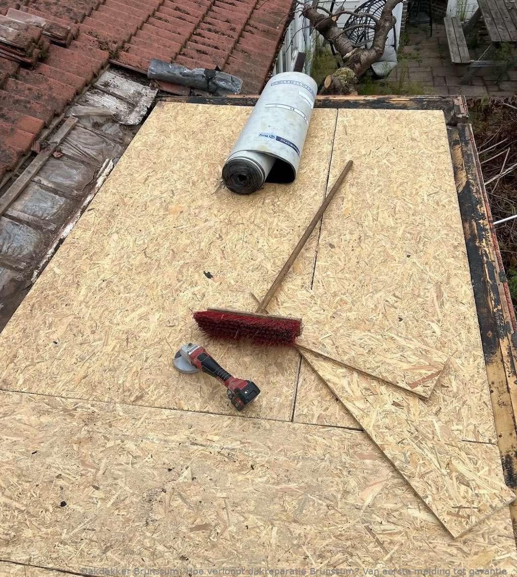 Hoe verloopt dakreparatie Brunssum? Van eerste melding tot garantie
